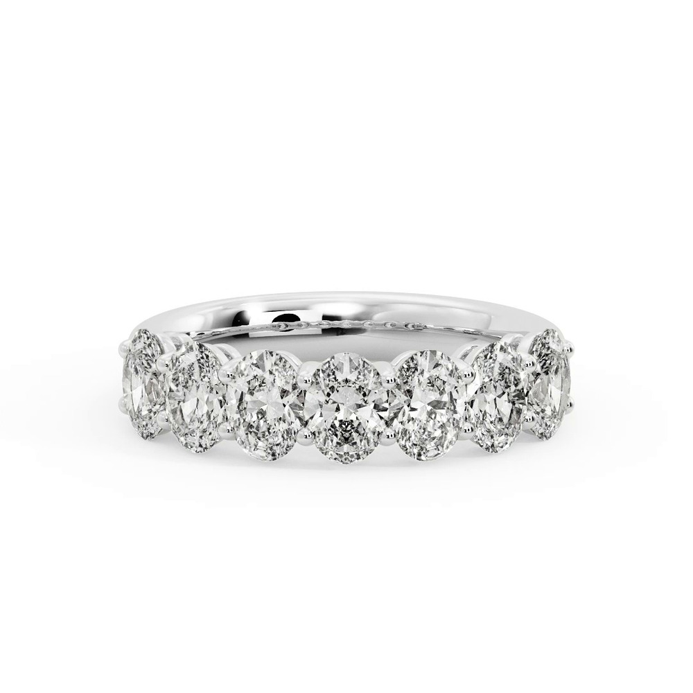 360 degree view of Mavi 7 Stone Lab Diamond Band
