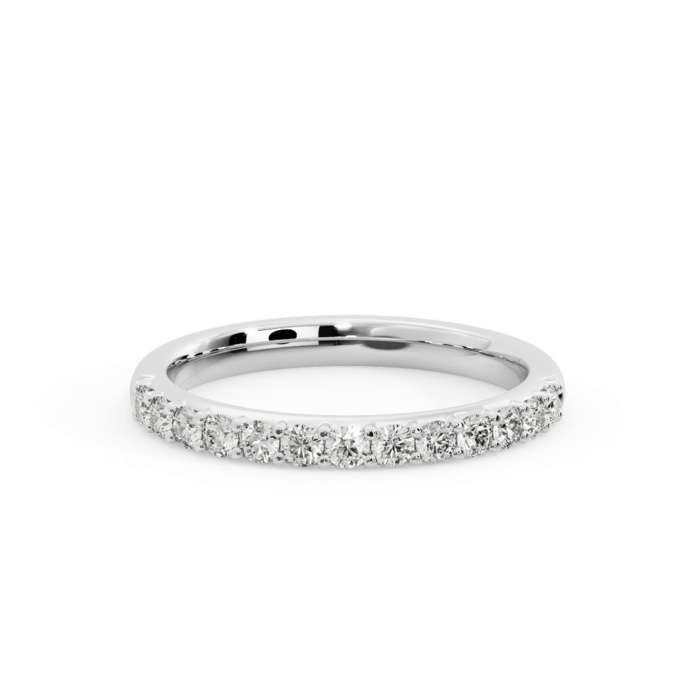 360 degree view of Leia Pave Band