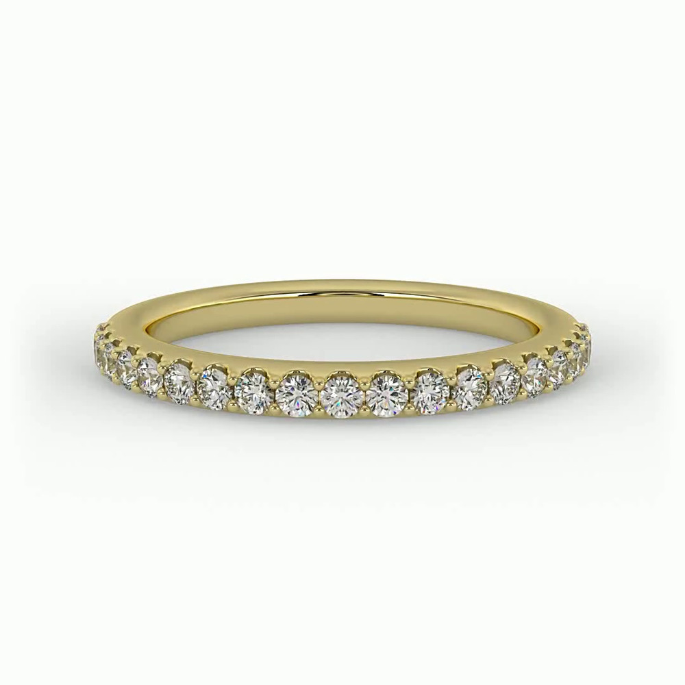 360 degree view of Kayla Pave Band