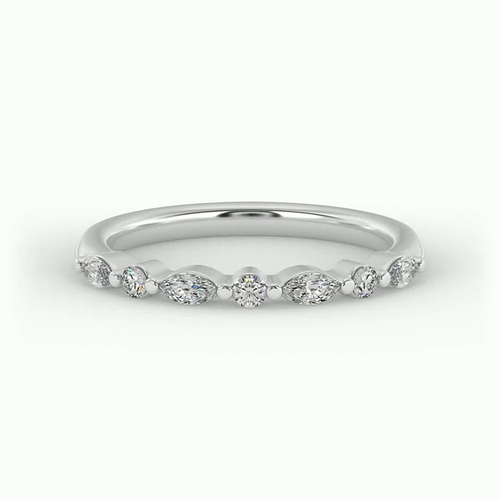 360 degree view of Autumn Pave Band