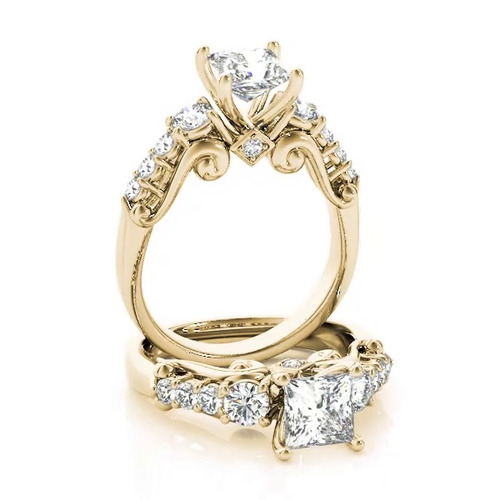 360 degree view of Everett Three Stone Engagement Ring
