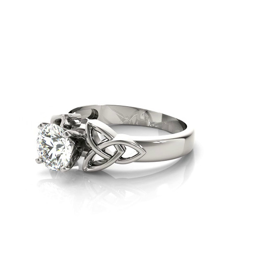 360 degree view of Royal Solitaire Engagement Ring