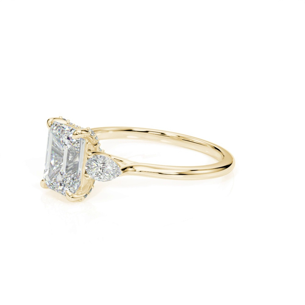 360 degree view of Lilith Three Stone Diamond Engagement Ring