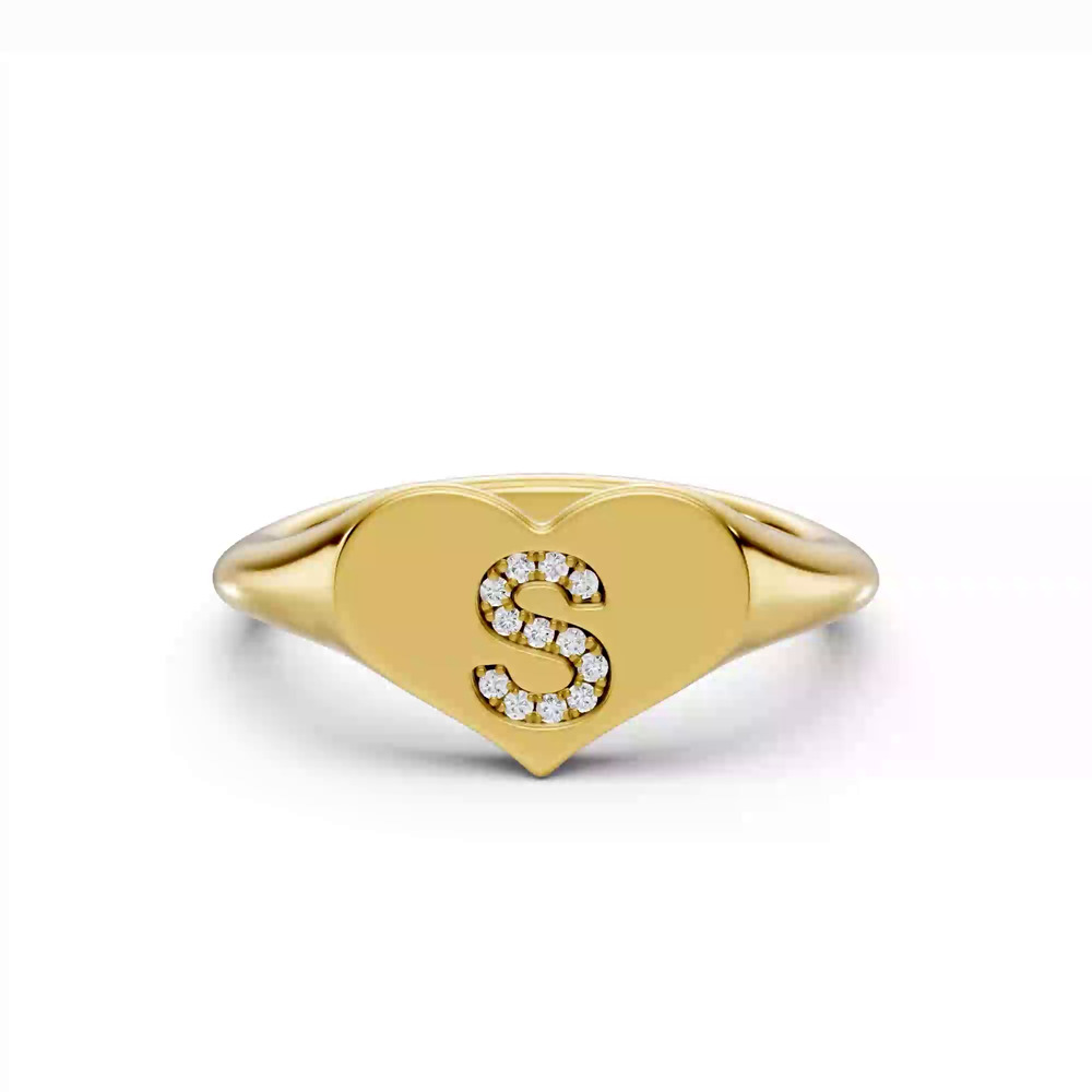 360 degree view of Heart Pavé Lab Diamond Initial Signet Ring - S