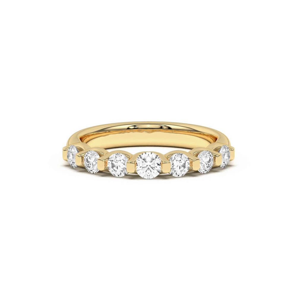 360 degree view of Uma Graduated Diamond Band