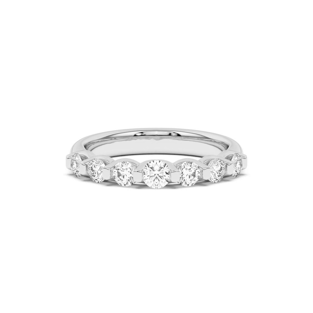 360 degree view of Uma Graduated Diamond Band