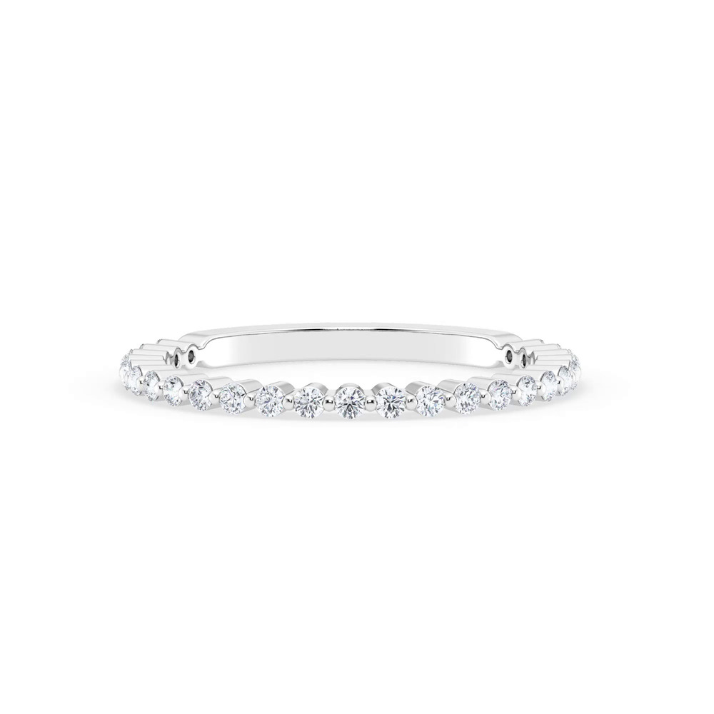360 degree view of Tradition Shared Prong Lab Diamond Band (1/4ct. tw.)